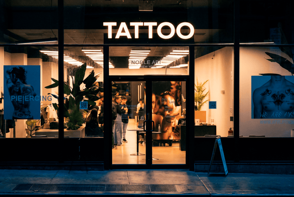 Estudio de tatuajes con servicio profesional de eliminación de tatuajes con láser